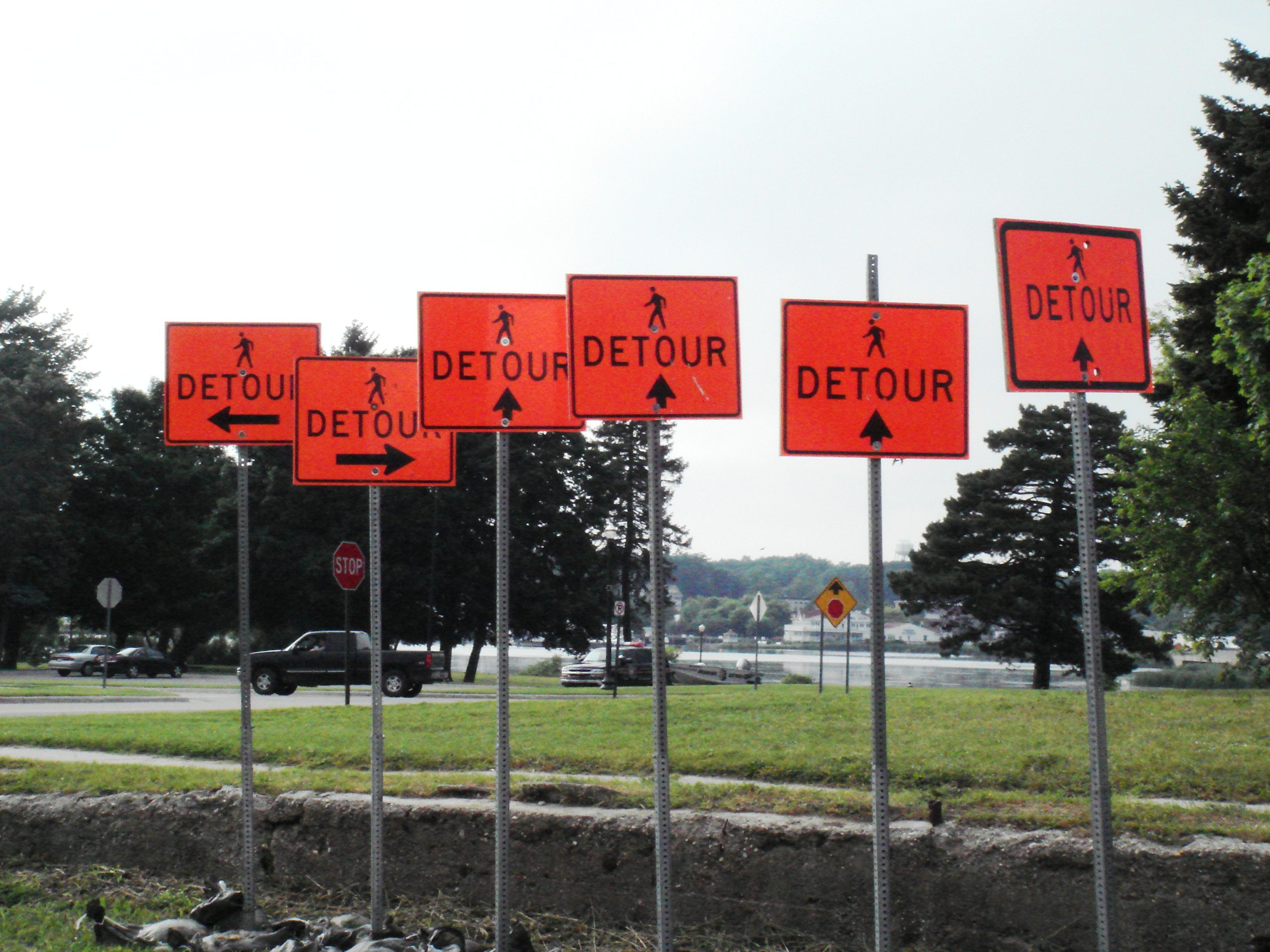 detour_confusion_sign_direction-scaled