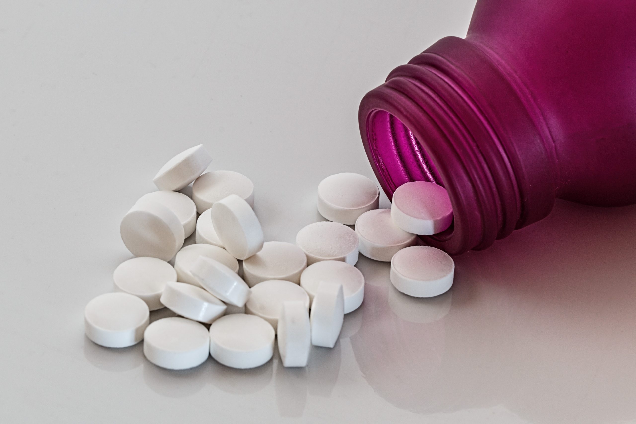 pills_medication_tablets_bottle-scaled