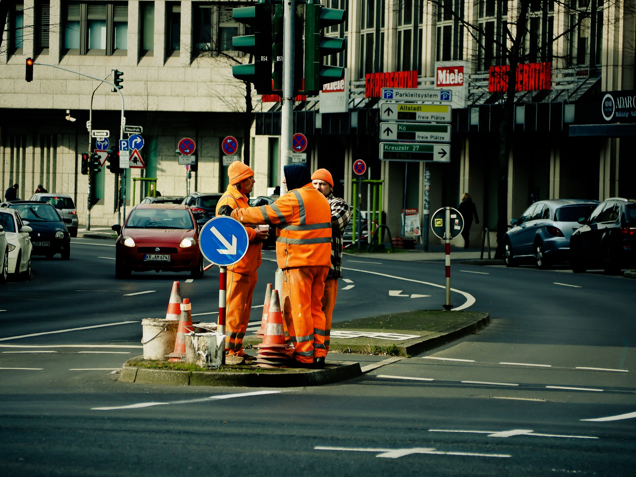 workers_road_workers_site-scaled