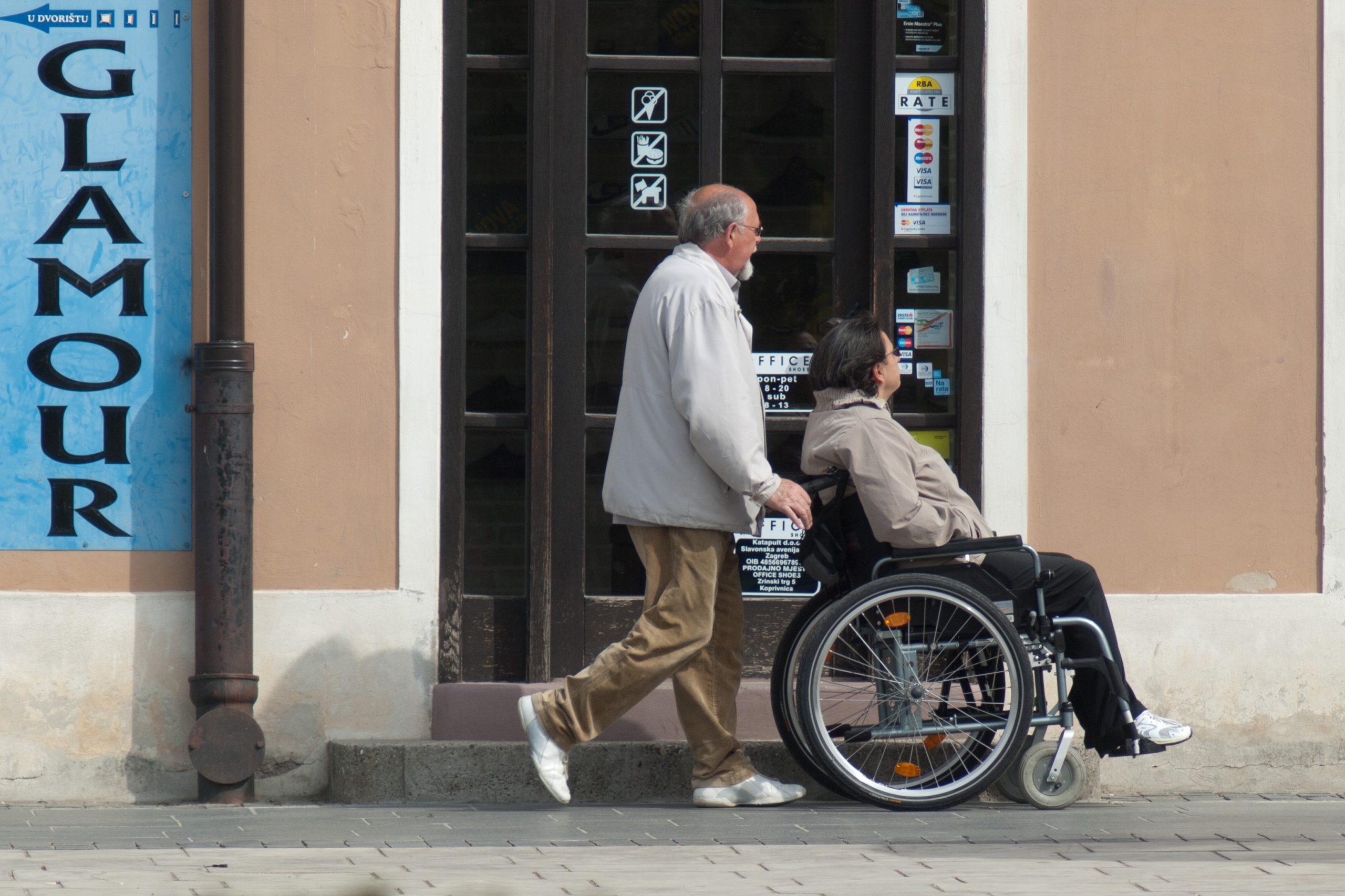 wheelchair_pattern_black_background_23-scaled