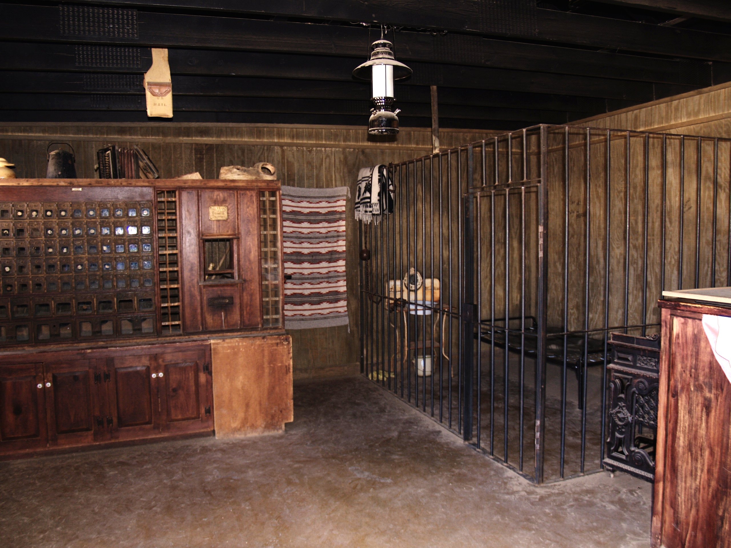 jail_bars_old_history